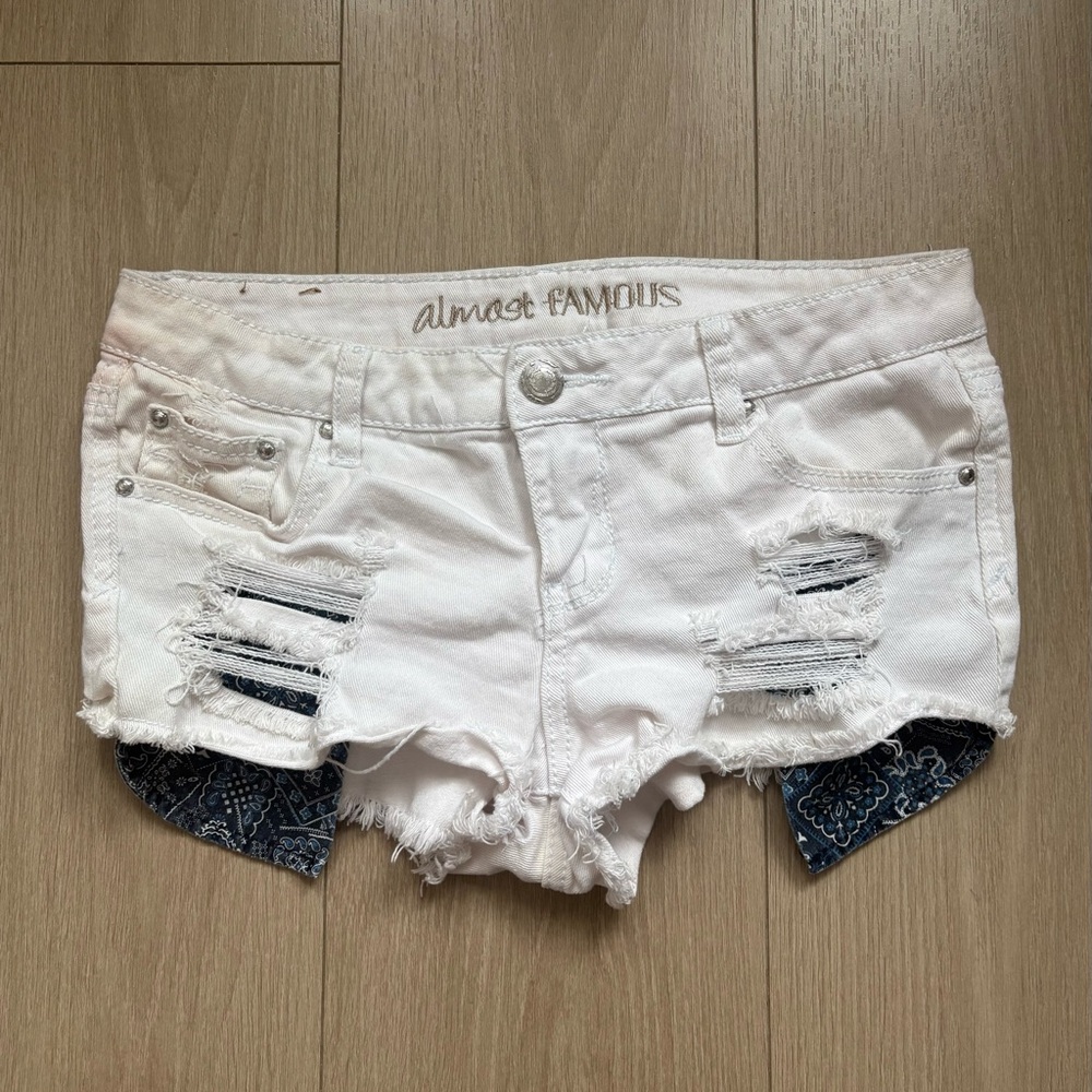 Almost Famous Distressed White Denim Shorts low rise y2k